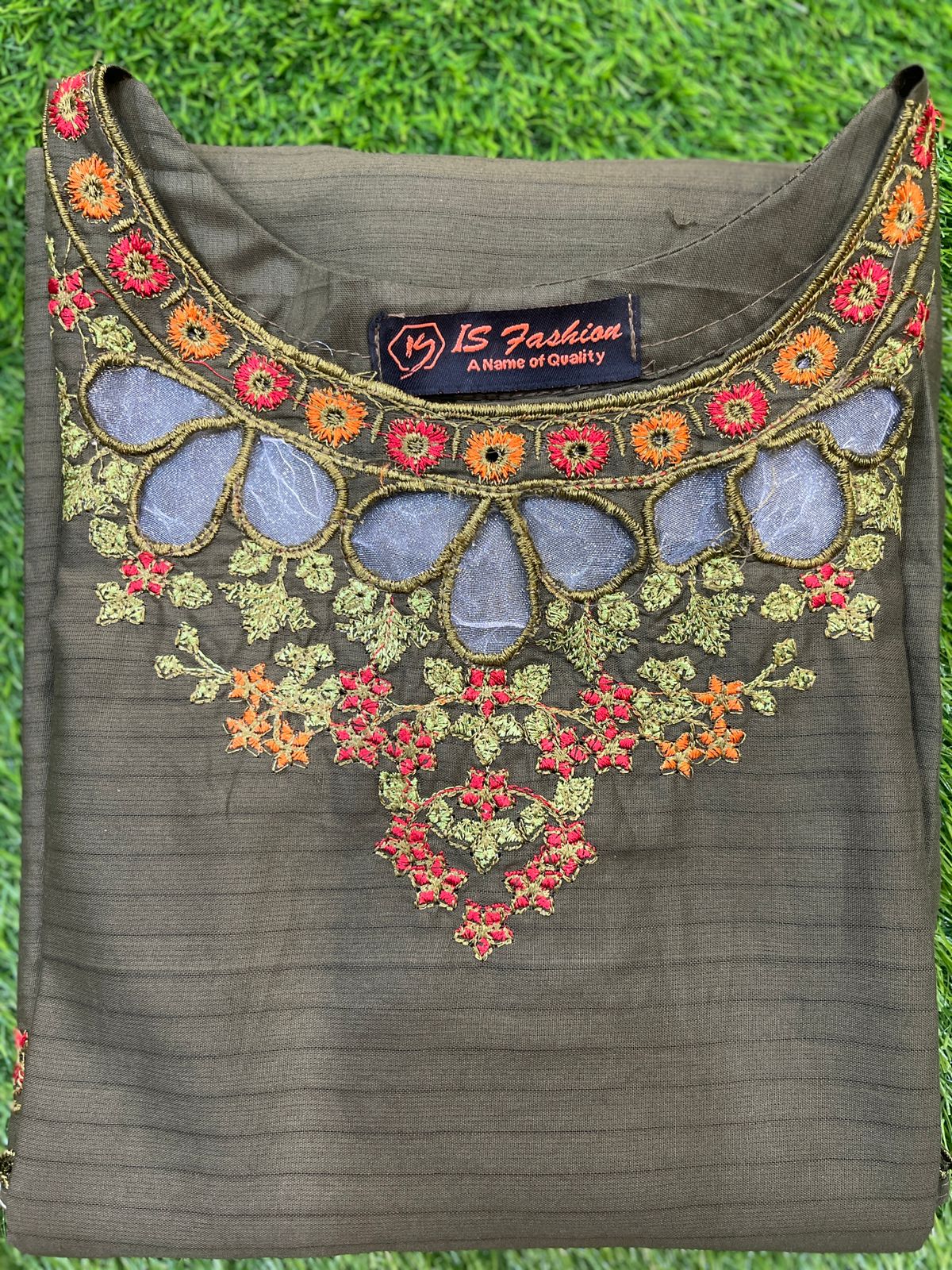 Lawn Embroidered Two Piece Kurti GL7003