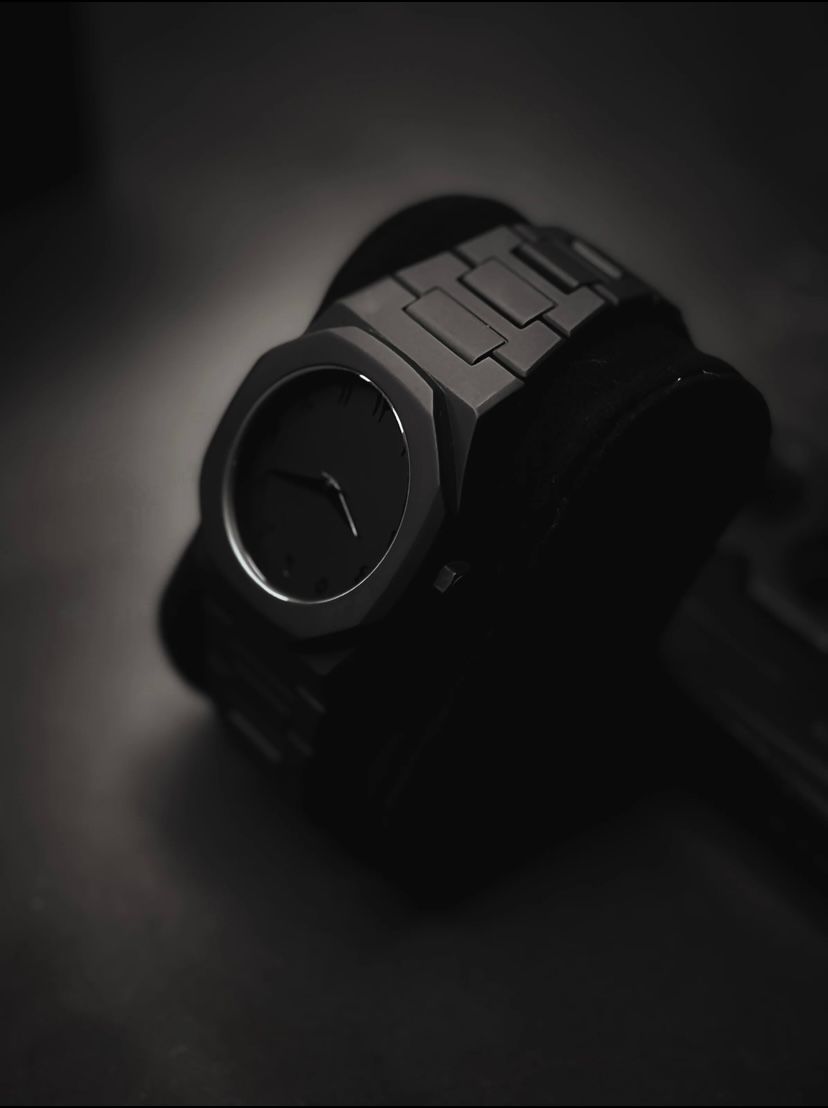 Black Arabic Aura Watch