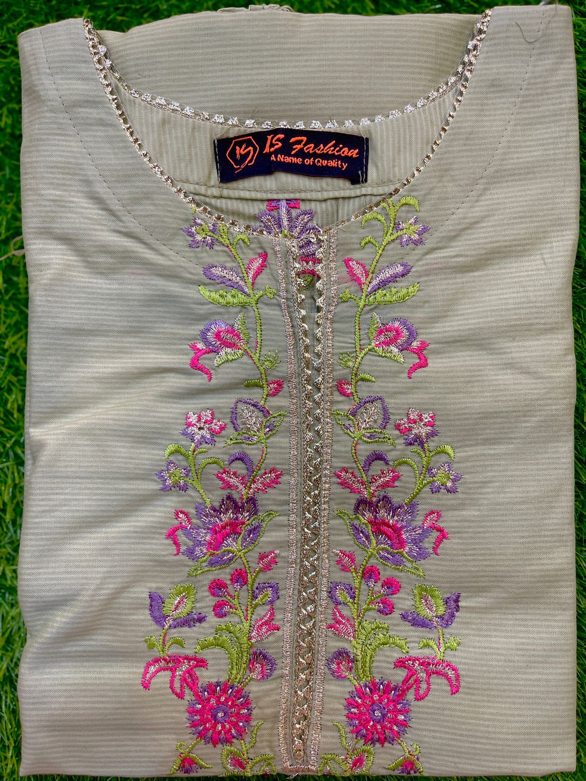Lawn Embroidered Two Piece Kurti GL7006