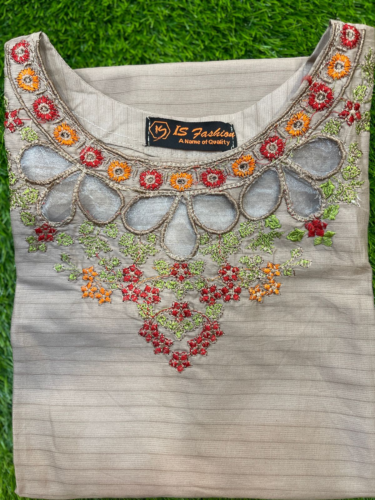 Lawn Embroidered Two Piece Kurti GL7003