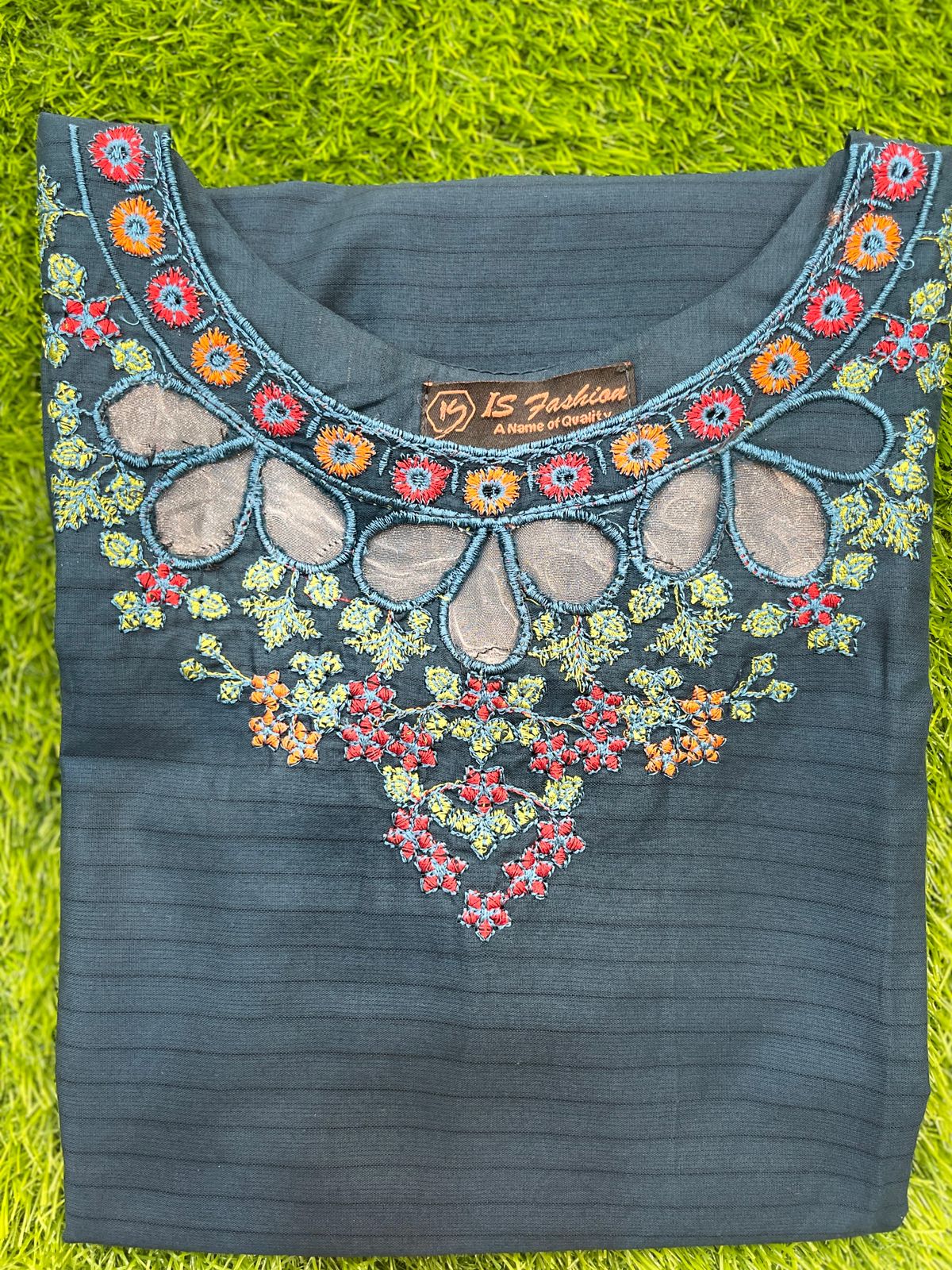 Lawn Embroidered Two Piece Kurti GL7003
