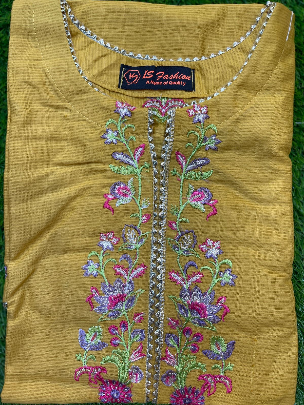 Lawn Embroidered Two Piece Kurti GL7006