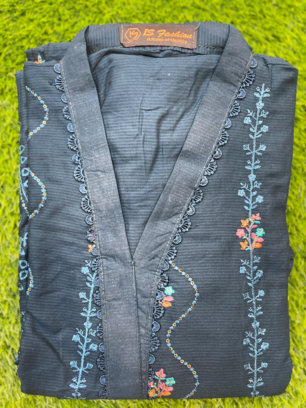 Lawn Embroidered Two Piece Kurti GL7005