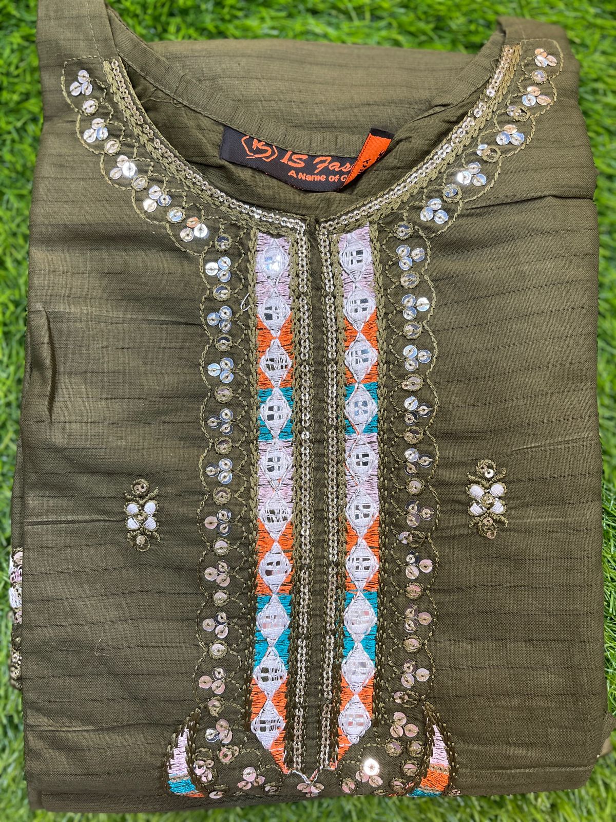 Lawn Embroidered Two Piece Kurti GL7002